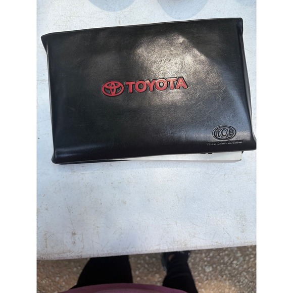 Original 2003 Toyota Camry own owners manual - Picture 3 of 4